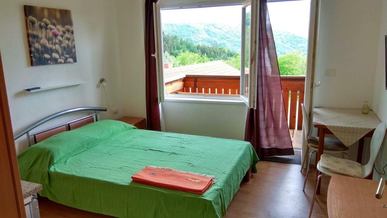 Apartmaji Suhorje Eksteriør billede